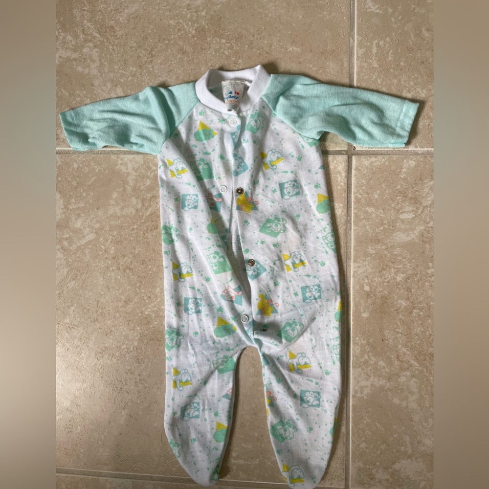 Vintage 1980s baby onesie